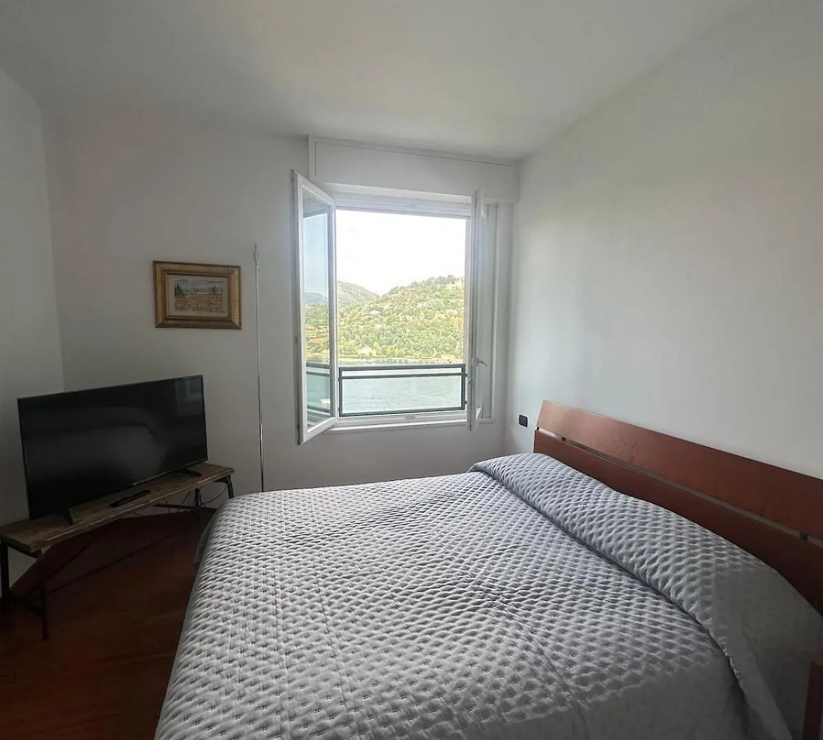 Como Lake View Ac And Garage Apartment