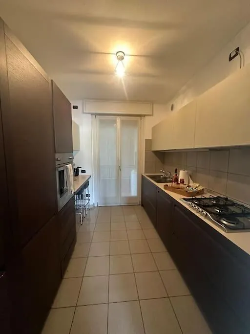 Como Lake View Ac And Garage Italy